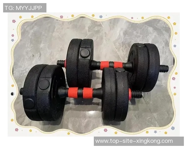 提升胸肌力量的哑铃训练视频教程让你轻松塑造完美胸部线条